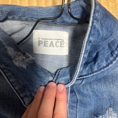 PEACE ダメージデニムジャケットの画像