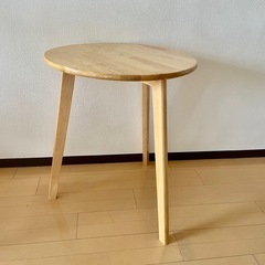 木製　丸　テーブルの画像