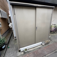 やや大きめの倉庫の画像