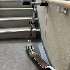 子供用キックスケーター 中古 状態良好の画像