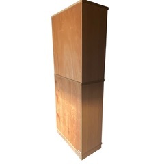 【ジ1018-12】 大容量サイズでたくさん収納できる‼️ガラス扉付き木製収納棚の画像