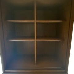 【ジ1018-12】 大容量サイズでたくさん収納できる‼️ガラス扉付き木製収納棚の画像