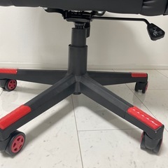 限定お値下げ中ゲーミングチェアの画像