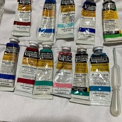 水彩絵の具の画像