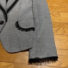 レディースジャケットフリル付の画像