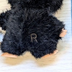 labubu ラブブ イニシャル　R 黒　新品未使用の画像