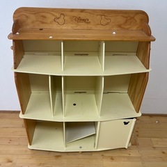 ワールドファミリー　棚の画像