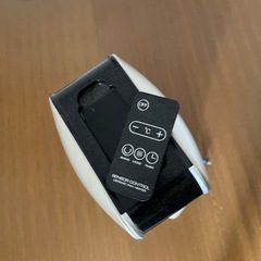 扇風機と椅子の画像