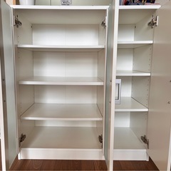 食器棚の画像