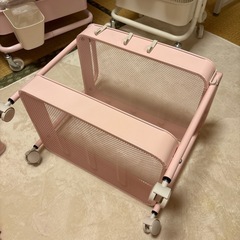 ぴんくのわごんピンクのワゴンの画像