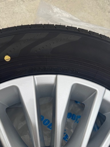 タイヤ　225/65r17 アルファード、ヴェルファイア