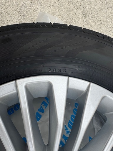 タイヤ　225/65r17 アルファード、ヴェルファイア