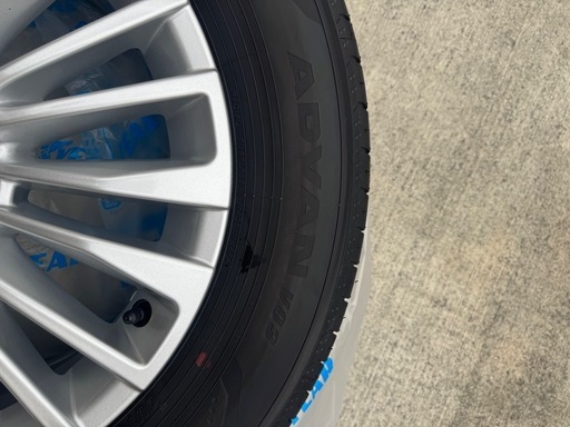 タイヤ　225/65r17 アルファード、ヴェルファイア