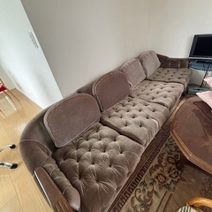 グレーソファの画像