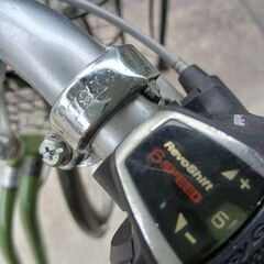 　大人用自転車と空気入れの画像