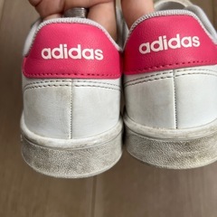 adidas・19㎝・スニーカーの画像