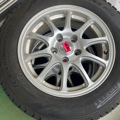PIRELLI製スタッドレスタイヤ 205/65R16の画像