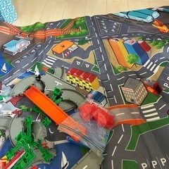 トミカ&道路マット&コースの画像