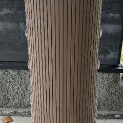 円柱型の棚の画像