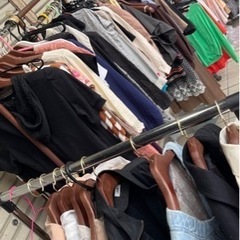 大量のブランド服 ワーラブ グローブ ローリーズファーム shuca コムササなど 自分で使う方 取りに来てくださいの画像