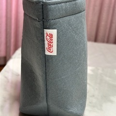 Coleman コカ・コーラコラボ　クーラーバッグ グレー29×19マチ11㌢の画像