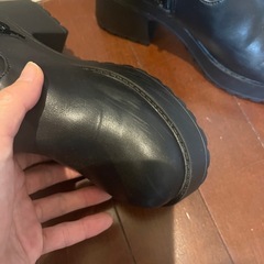 厚底ブーツの画像