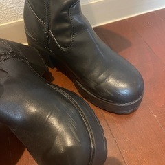 厚底ブーツの画像