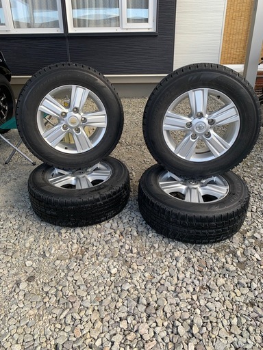 受渡し者決定　
ランクル100 古いスタッドレス