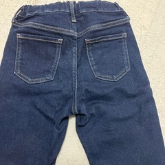 ユニクロ　デニムパンツ　130センチの画像