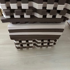 防音マット（サイズバラバラ）の画像