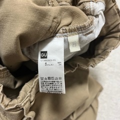 GU チノパンツ　140センチの画像