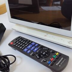 パナソニック ポータブルテレビ 10.1インチ VIERA DMP-HV150-Wの画像