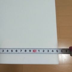 IKEAテーブルの画像
