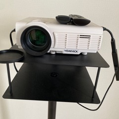 【お譲りします】プロジェクターと置く台の画像