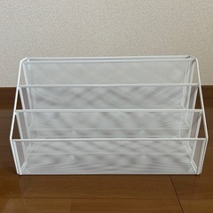 美品！マガジンラック(ニトリ)　の画像