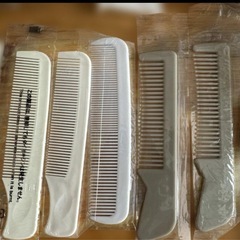 ヘアブラシ・コームセット 多数の画像