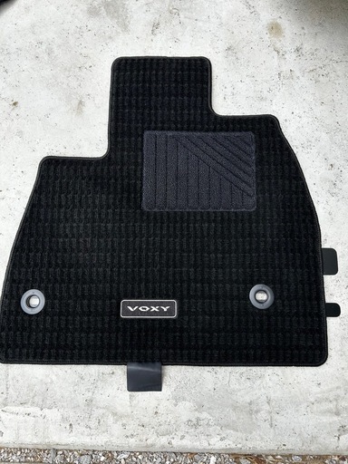 〈ほぼ未使用状態〉VOXY純正カーペットフロアマットセット