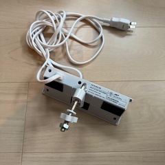 【取引中】デスク固定できるOAタップ　コンセント×4,USB-A×2の画像