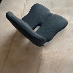 背もたれ付きシートクッションの画像