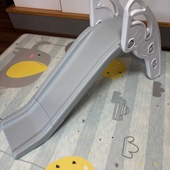 子供用滑り台の画像