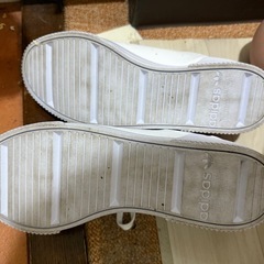 【ほぼ新品】adidas スニーカー白の画像