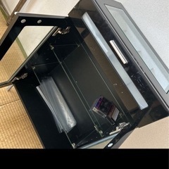 ガラスキャビネットの画像