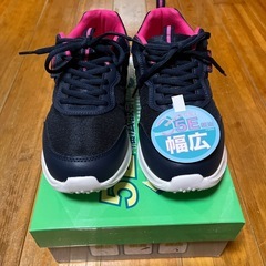 新品未使用品　スニーカー　幅広5E の画像