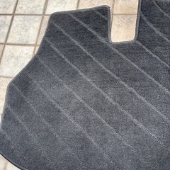 80系のヴォクシーのトランクマット
の画像