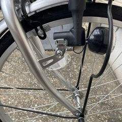 【美品】自転車24型シルバーLEDライト付きの画像