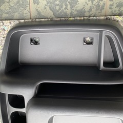ハイエースワイド　バン　
コンソールボックス　R4年式の画像