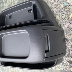 ハイエースワイド　バン　
コンソールボックス　R4年式の画像