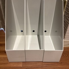 ファイルボックスと小物ハンガーの画像