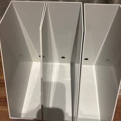 ファイルボックスと小物ハンガーの画像