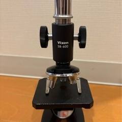 子供用顕微鏡とプレパラートのセットの画像